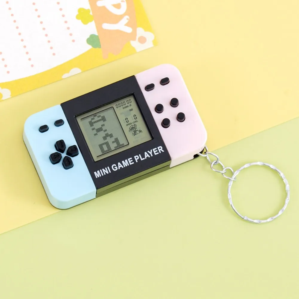 クラシックなテトリスの携帯ゲーム機型キーホルダー。レトロで懐 - Gaming Console Keychain のレビューと価格